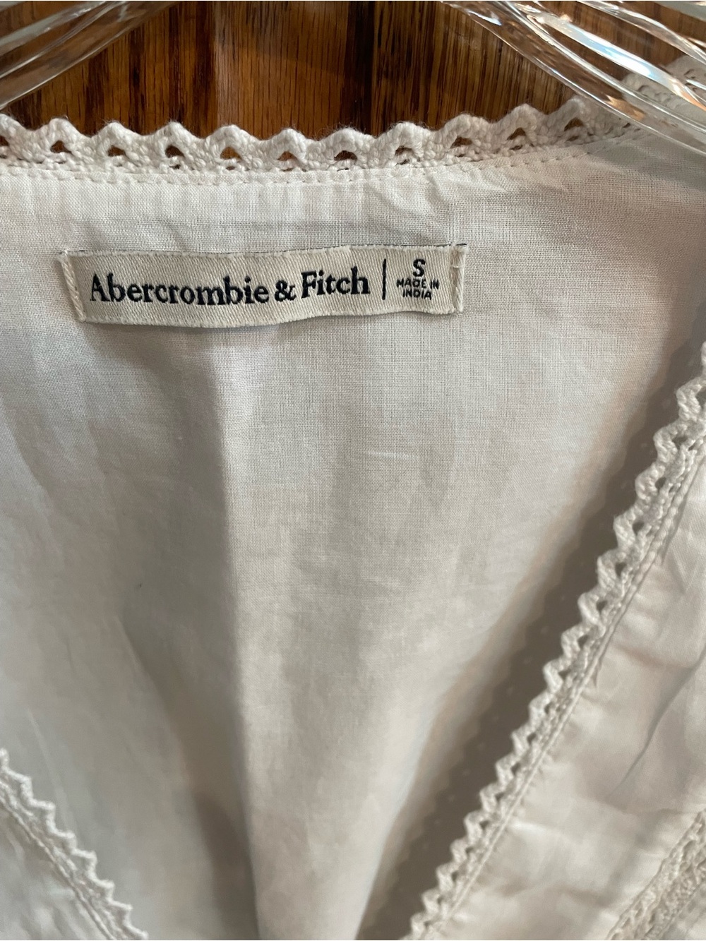 Abercrombie & Fitch White V-Neck Peplum Top with Puff Sleeves - Picture 2 of 6